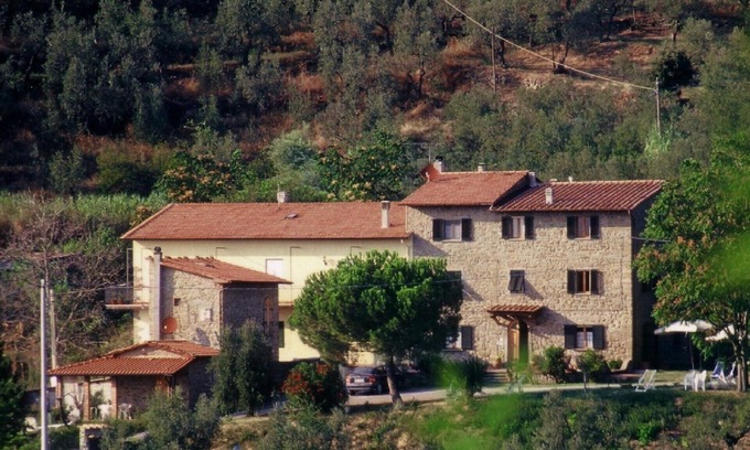 Vinci House | 7 bedroom house, rural setting, private pool, free wifi, great for touring/relax