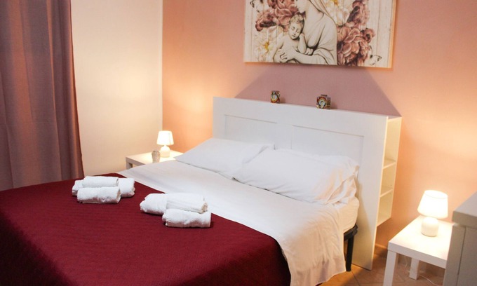 Carini House | 7 km from the Airport Family vacation home with garden and parking space