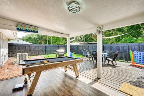 Bearss Plaza House | 7 Mi to Busch Gardens Lutz Home with Patio!
