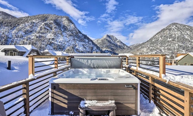 Frisco House | 7 Mi to Copper Mountain Frisco Retreat with Hot Tub