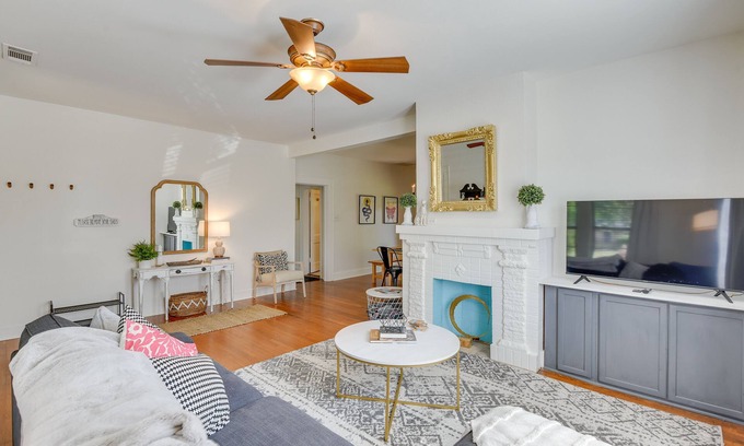 Oak Cliff House | 7 Mi to Dtwn Dallas: Cozy Home w/Yard!