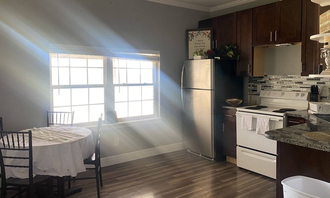 Mora Apartment | 7 mi to Mo state fair/ countryside apartment