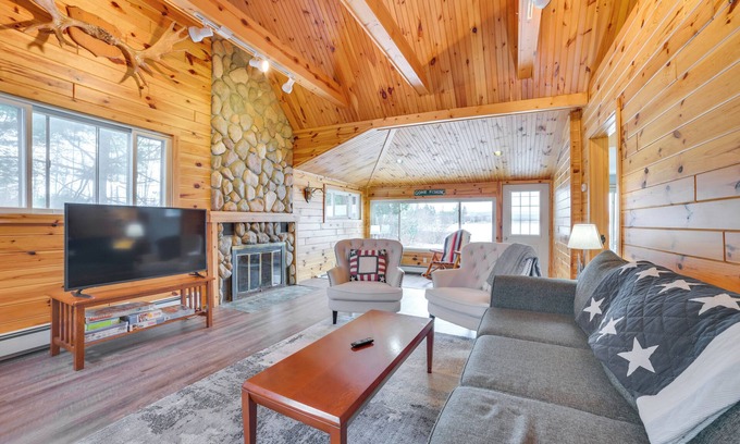 Petoskey Cottage | 7 Mi to Nubs Nob: Lakefront Abode w/Fire Pit!
