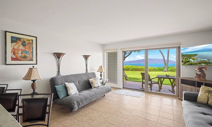 Ualapue Condo | 7 Mi to to Kamakou: Oceanfront Condo w/Lanai!