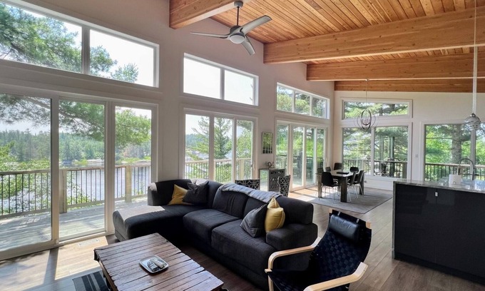 Kenora Cabin | 7 min to town! Book now!