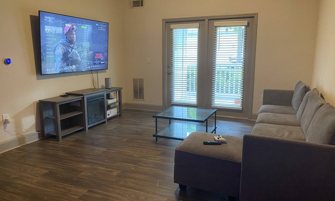 Church Street Apartment | 7 minutes from the airport. Nice 2br apartment.