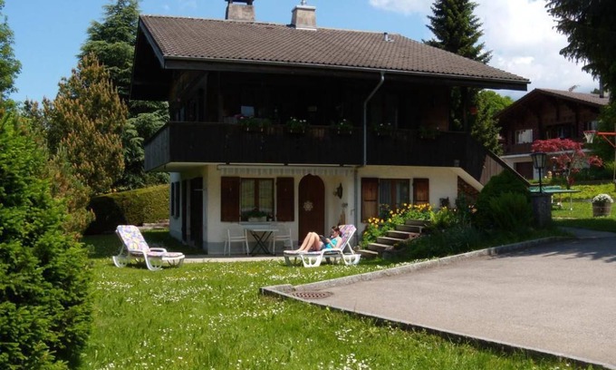 Aeschi bei Spiez Apartment | 70 m² Apartment ∙ 1 bedroom ∙ 3 guests