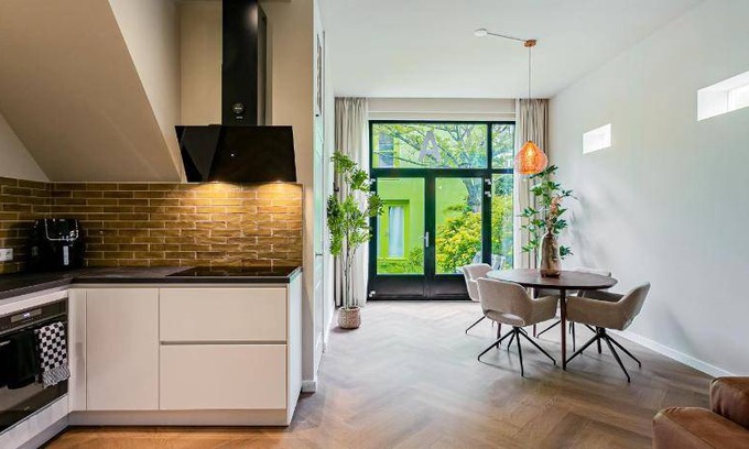 Weesperzijde Apartment | 70 m² Apartment ∙ 2 bedrooms ∙ 4 guests