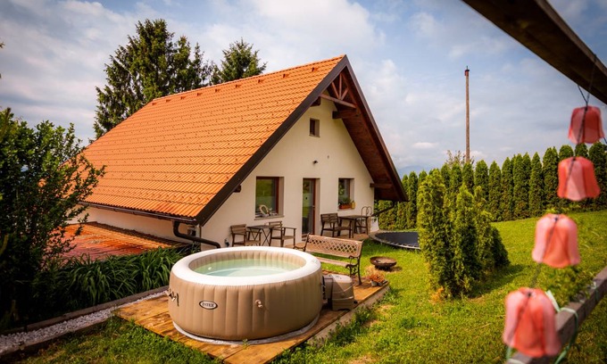Slovenska Bistrica Apartment | 70 m² Apartment ∙ 2 bedrooms ∙ 5 guests