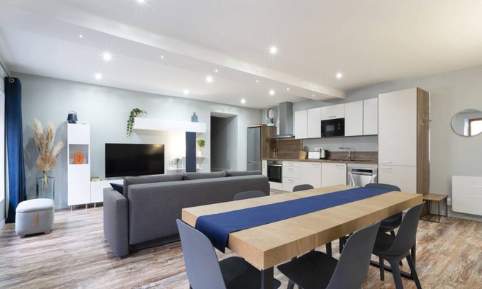 Saint Nicolas - Charles III - Ville vieille - Trois Maisons - Leopold Apartment | 70 m² Apartment ∙ 2 bedrooms ∙ 6 guests