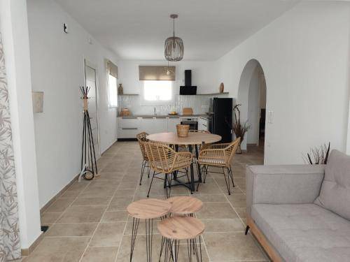 Benitses Apartment | 70 m² Apartment ∙ 2 bedrooms ∙ 4 guests