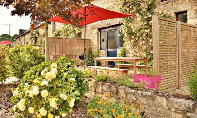La Vraie-Croix House | 70 m² Gîte ∙ 3 bedrooms ∙ 6 guests