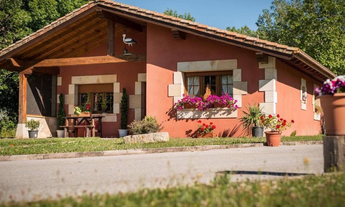 Fontibre House | 70 m² House ∙ 2 bedrooms ∙ 6 guests