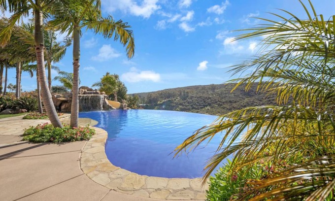 Carmel Valley House | 70 m² House ∙ 5 bedrooms ∙ 10 guests