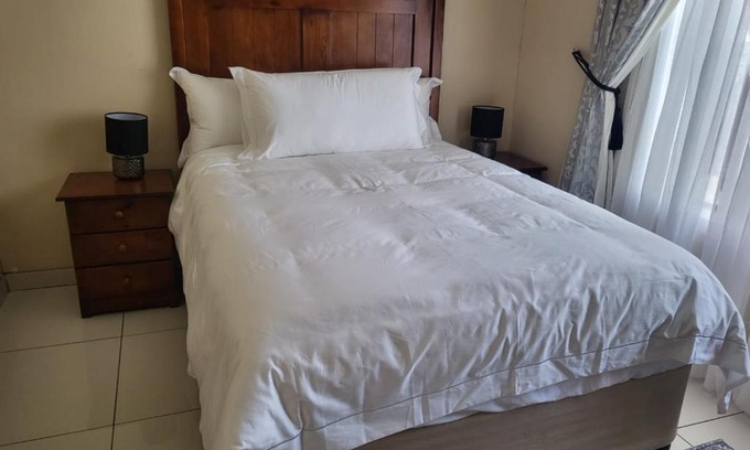 Kimberley House | 70 on Aviva Bed and Go