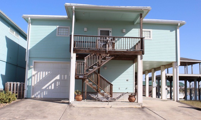Port Mansfield House | 708 E. Port - Grand House on the Harbor with a boat slip