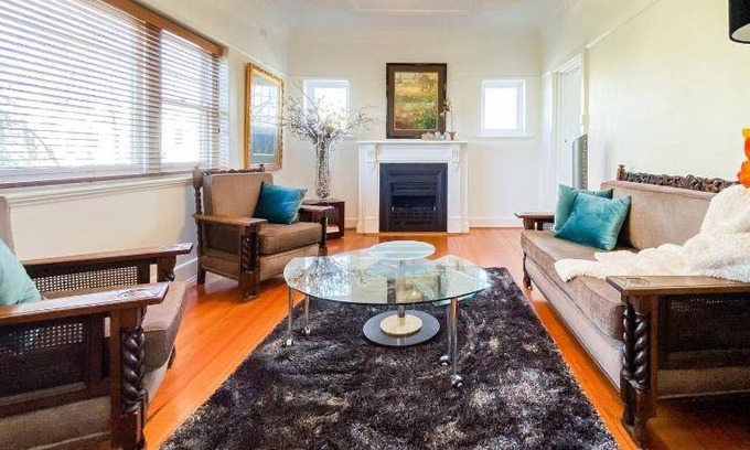 Albert Park Apartment | 72 m² Apartment ∙ 2 bedrooms ∙ 4 guests
