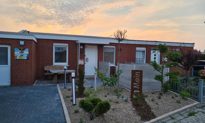 Dornumersiel House | 72 m² House ∙ 2 bedrooms ∙ 4 guests