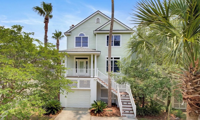 Isle of Palms House | 73 Grand Pavilion by AvantStay | Corner Lot, Porch