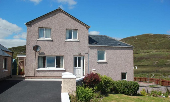Balallan Bed & Breakfast | 73 Westend, Balallan, Isle of Lewis