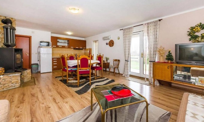 Lovinac Apartment | 74 m² Apartment ∙ 3 bedrooms ∙ 8 guests