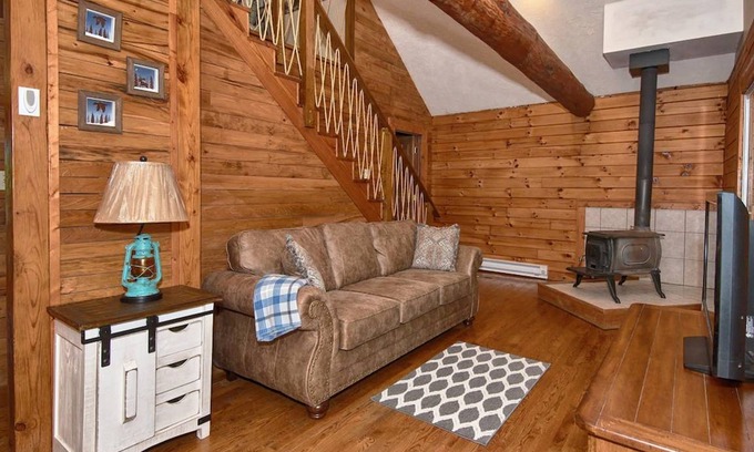 Rockbridge Cabin | 74 m² Cabin ∙ 2 bedrooms ∙ 4 guests
