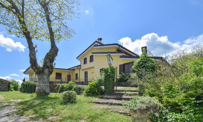 Roccamonfina Apartment | 75 m² Apartment ∙ 2 bedrooms ∙ 4 guests
