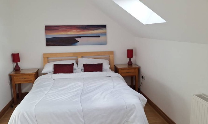 Skewen Cottage | 75 m² Cabin ∙ 2 bedrooms ∙ 4 guests