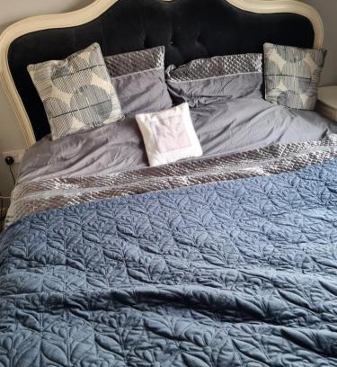 Sherborne St. John Apartment | 75 Park Prewett Dbl room with Super King bed