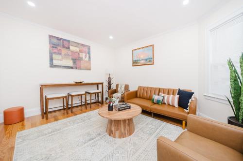 Ashmont Apartment | 76-2 5BR Cozy Apartment in Boston