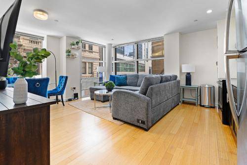 Theatre District Apartment | 77 m² Apartment ∙ 2 bedrooms ∙ 5 guests