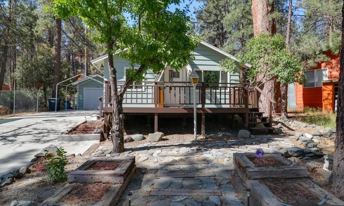 Wrightwood House | 78 m² House ∙ 2 bedrooms ∙ 4 guests