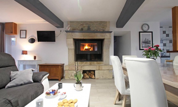 Montaigu-la-Brisette House | 79 m² Gîte ∙ 2 bedrooms ∙ 5 guests