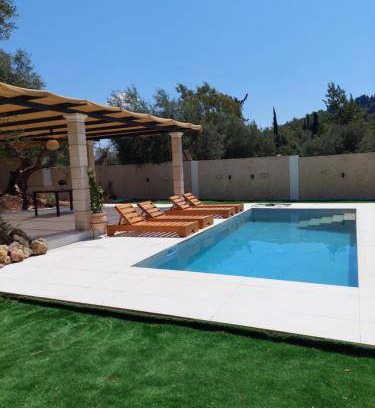 Corfu Villa | 79 m² Villa ∙ 2 bedrooms ∙ 4 guests
