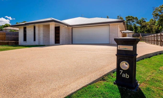 Taroomball House | 7A Lakeside Dve - Duplex just a short drive to everything