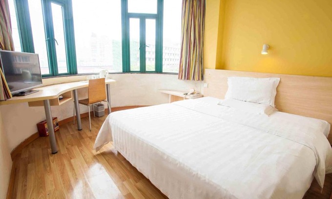 Fu Rong Hotel | 7Days Inn Changsha Wuyi Avenue Yinbin Road Metro Station