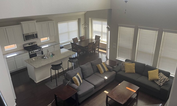Round Rock House | 8 Beds & 4 FULL Baths 2 Kitchens ATTN:CREWS Samsung Adjacent - LARGE Newer Home!