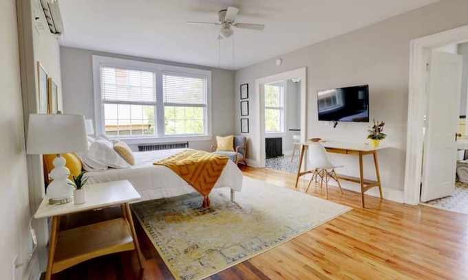 Frankfort Apartment | #8 Distiller's Guest House