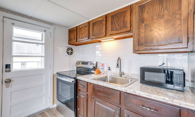Surf City Apartment | 8 Mi Barnegat Lighthouse: Apt w/Balcony!