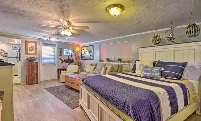 Bradenton Apartment | 8 Mi to Beaches Artistic Bradenton Studio with Yard