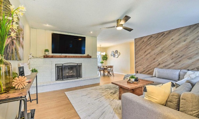 Bradenton House | 8 Mi to Beaches Bradenton Home with Poolside Oasis!