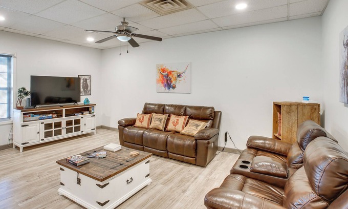 Portland Condo | 8 Mi to Kentucky Downs: Quiet Getaway w/Patio