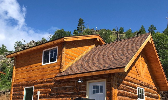 Rapid City Cabin | 8 miles to Mount Rushmore - Sleeps 2 to 6