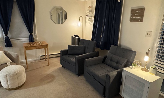 Park Forest Village House | 8 Minutes from Beaver Stadium & Downtown l 4 Bedroom &1.5 Bath with Wifi