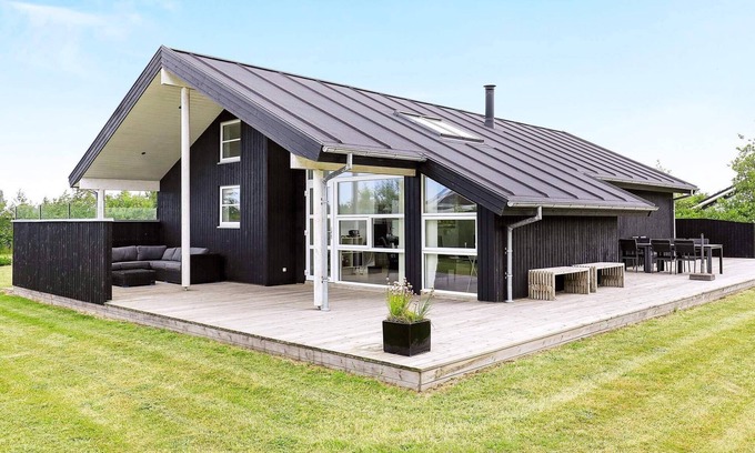 Tranum House | 8 person holiday home in Brovst-By Traum