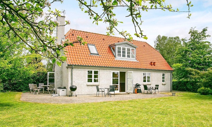 Østerskov House | 8 person holiday home in Humble