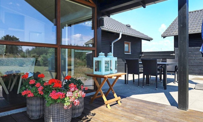 Grønhøj House | 8 person holiday home in Løkken
