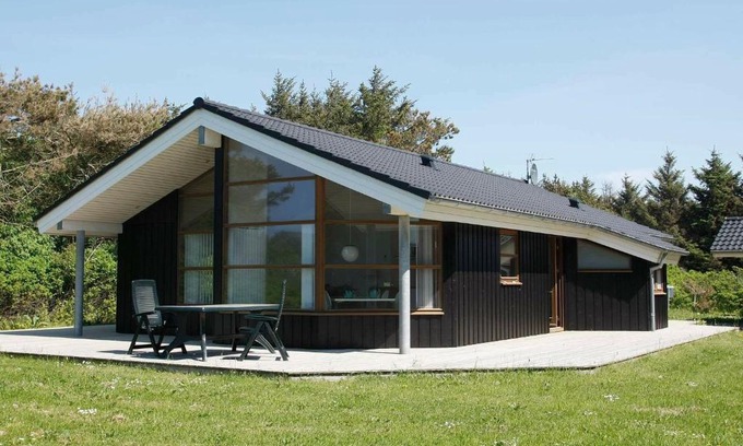 Nr. Lyngby House | 8 person holiday home in L kken