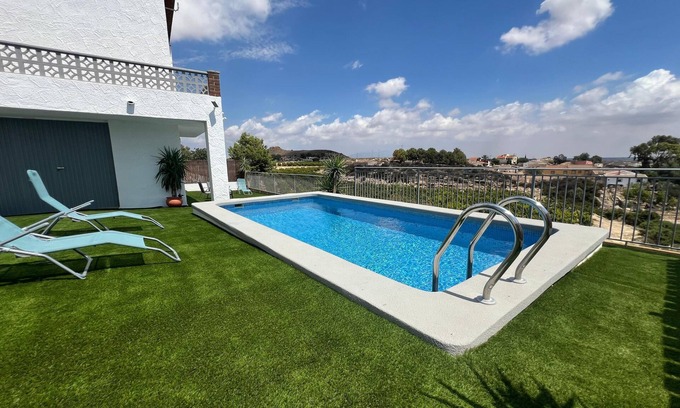 Ganuelas Villa | 8 Person Villa in the South Coast of Spain near Blue Flag Beaches!
