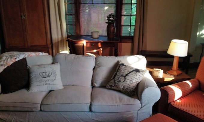 Altamont House | 80+ Day❤️Smart Craftsman ❤️of Downtown | King Queen | BBQs, Patio Set + Fenced Y